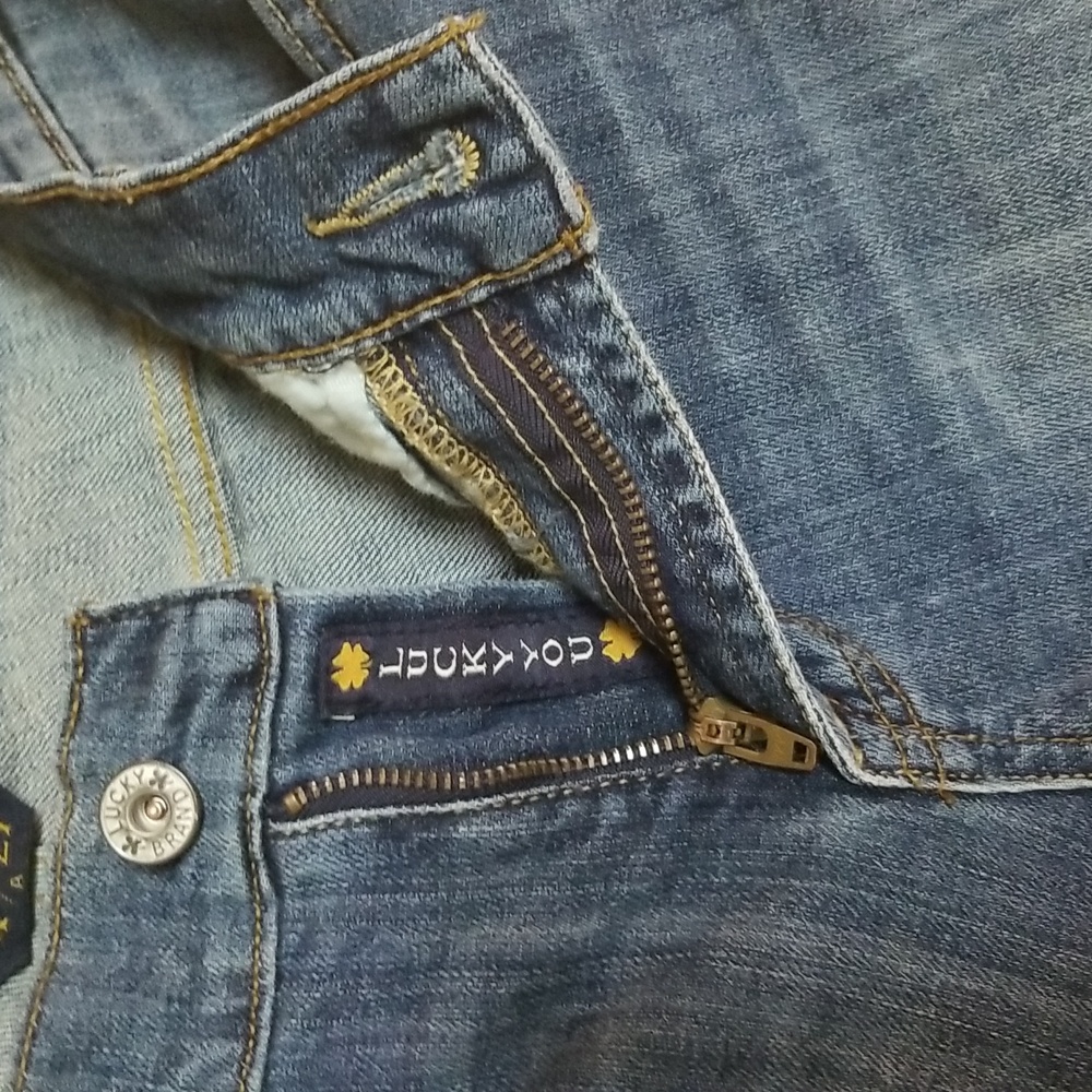 Lucky Brand Size 4 "Sweet 'N Low"  5-Pocket Jeans - Picture 5 of 9